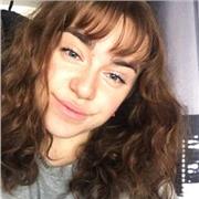 Actuellement étudiante en sciences de l'éducation, je souhaite devenir enseignante. Je suis disponible pour donner des cours de soutien scolaire.